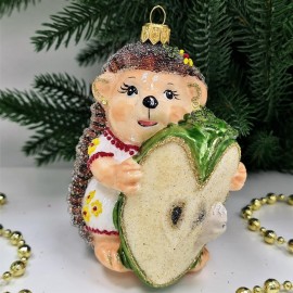  Ежик с яблоком девочка